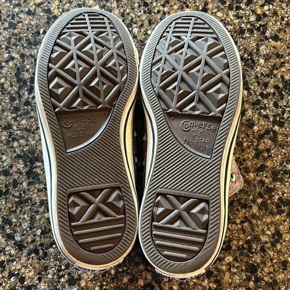 Converse All Star Chuck Taylors - Picture 7 of 9